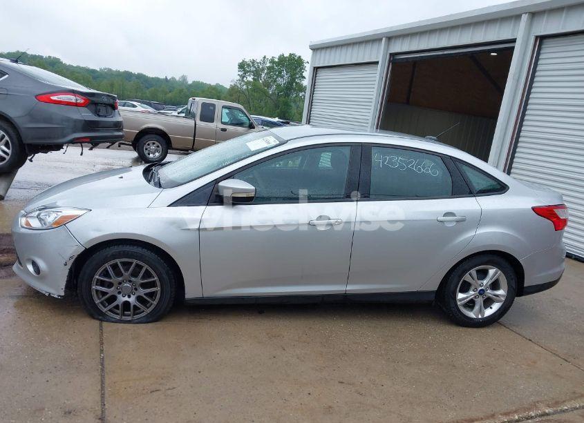 Photo 14 of 2013 Ford Focus SE (VIN 1FADP3F27DL332048)