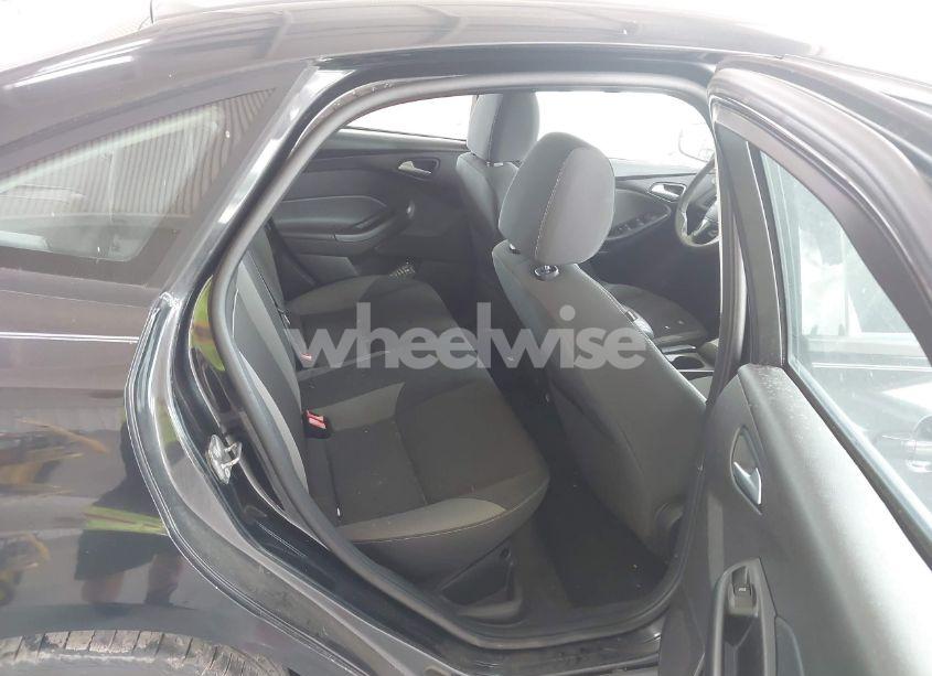 Photo 8 of 2013 Ford Focus SE (VIN 1FADP3F27DL343387)