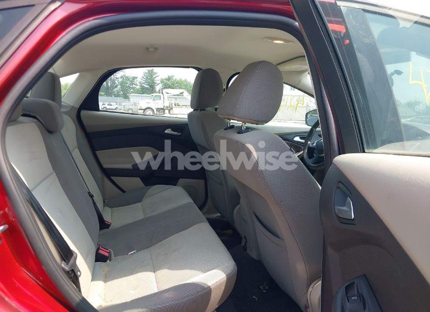 Photo 8 of 2013 Ford Focus SE (VIN 1FADP3F27DL350923)