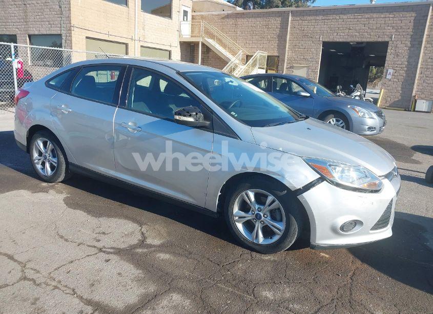 2013 Ford Focus SE (VIN 1FADP3F27DL354101) main photo