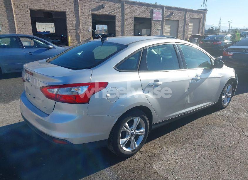 Photo 4 of 2013 Ford Focus SE (VIN 1FADP3F27DL354101)