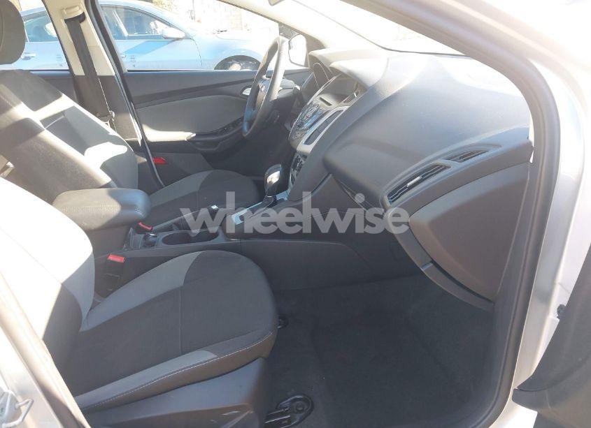 Photo 5 of 2013 Ford Focus SE (VIN 1FADP3F27DL354101)