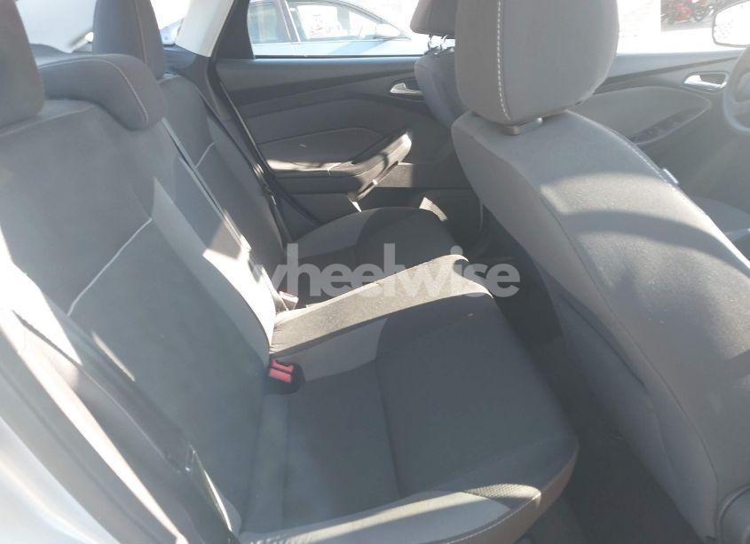 Photo 8 of 2013 Ford Focus SE (VIN 1FADP3F27DL354101)