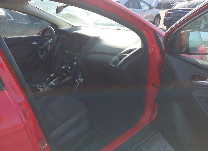 Photo 5 of 2013 Ford Focus SE (VIN 1FADP3F27DL371092)