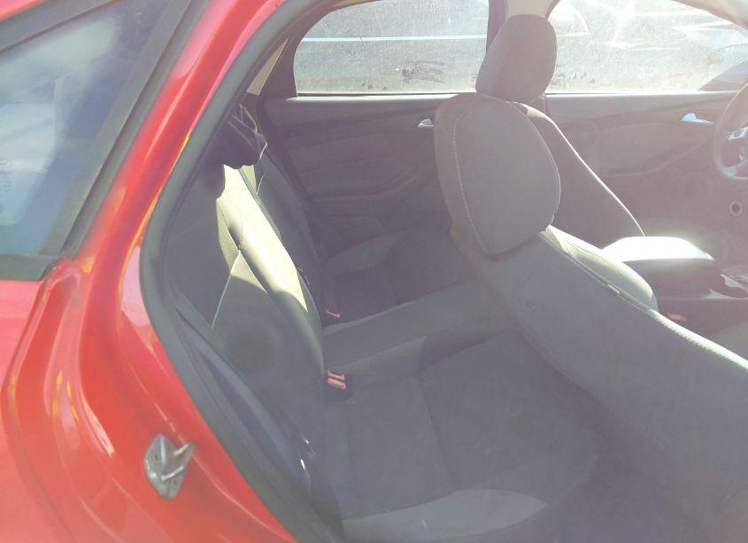 Photo 8 of 2013 Ford Focus SE (VIN 1FADP3F27DL371092)