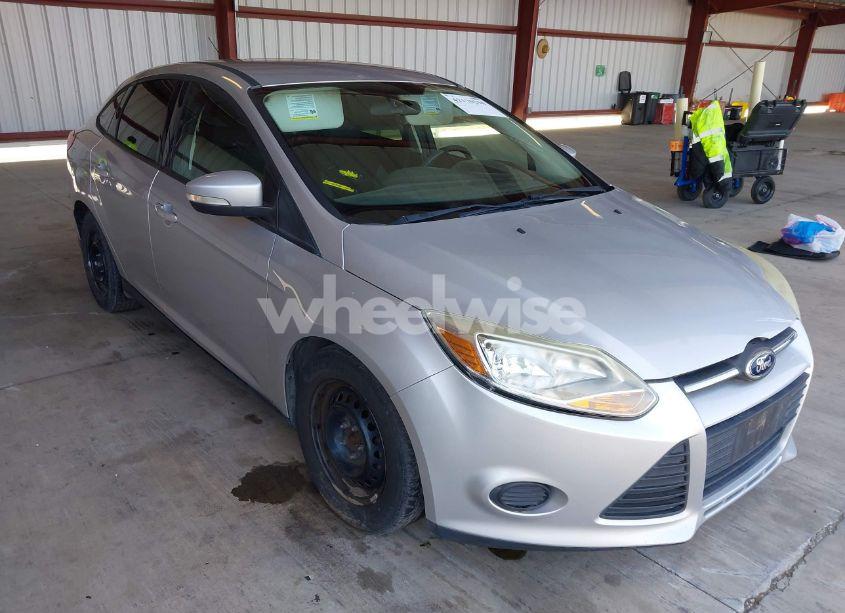 2013 Ford Focus SE (VIN 1FADP3F27DL375465) main photo