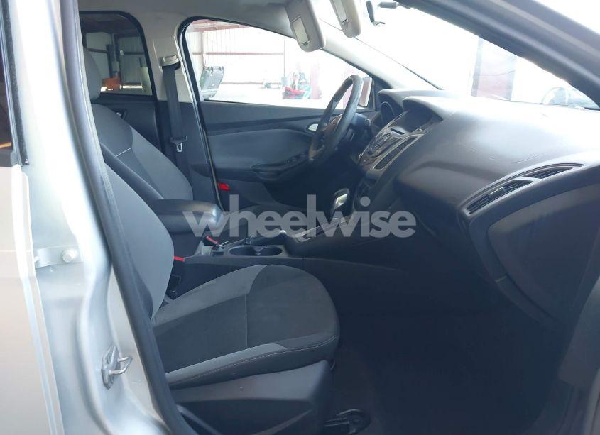 Photo 5 of 2013 Ford Focus SE (VIN 1FADP3F27DL375465)