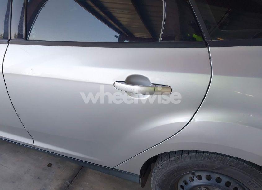 Photo 6 of 2013 Ford Focus SE (VIN 1FADP3F27DL375465)