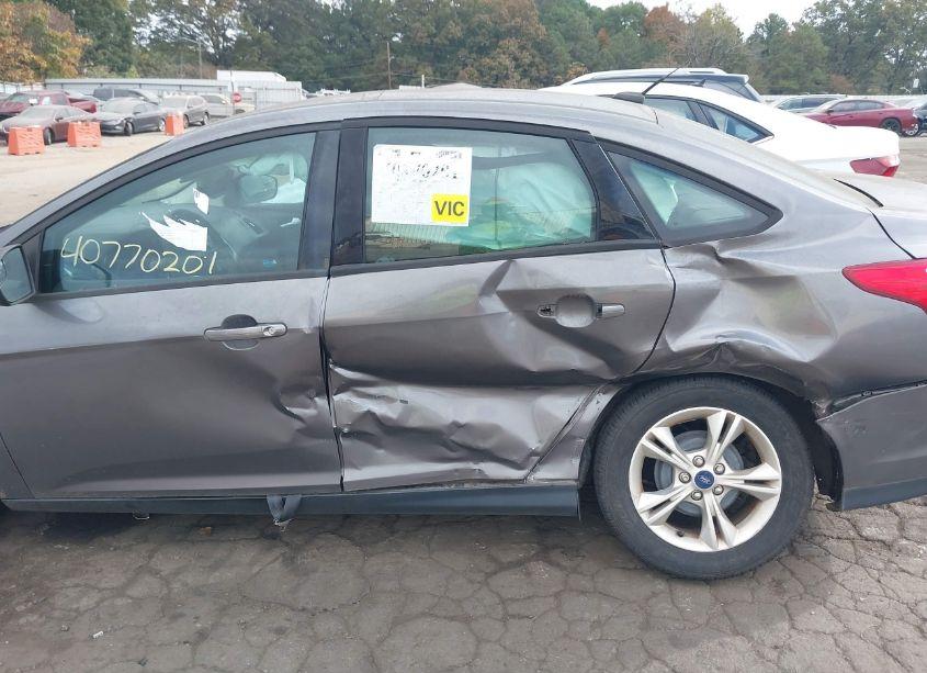 Photo 6 of 2014 Ford Focus SE (VIN 1FADP3F27EL102771)