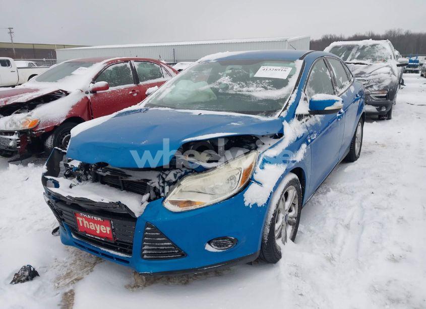 Photo 2 of 2014 Ford Focus SE (VIN 1FADP3F27EL107307)