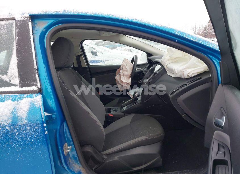Photo 5 of 2014 Ford Focus SE (VIN 1FADP3F27EL107307)