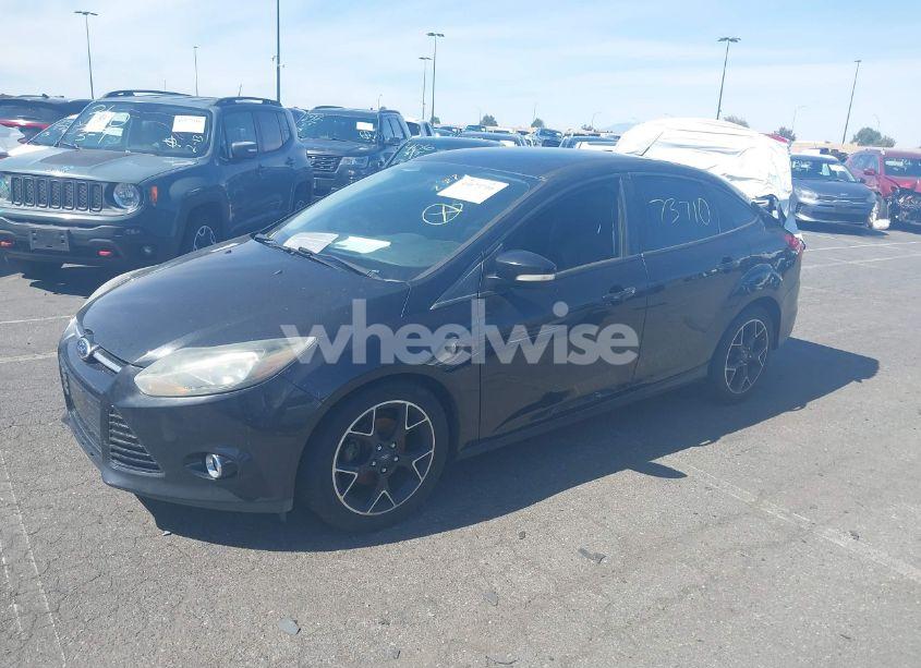 Photo 2 of 2014 Ford Focus SE (VIN 1FADP3F27EL111583)