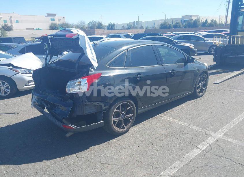 Photo 4 of 2014 Ford Focus SE (VIN 1FADP3F27EL111583)