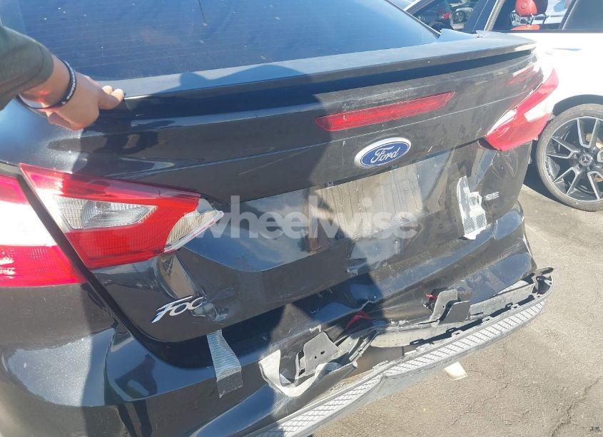 Photo 6 of 2014 Ford Focus SE (VIN 1FADP3F27EL111583)