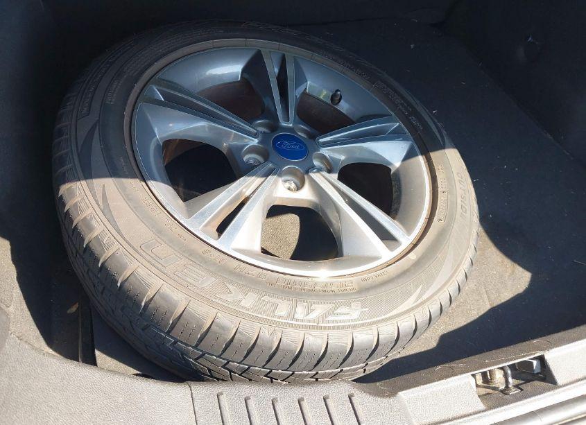 Photo 12 of 2014 Ford Focus SE (VIN 1FADP3F27EL130098)