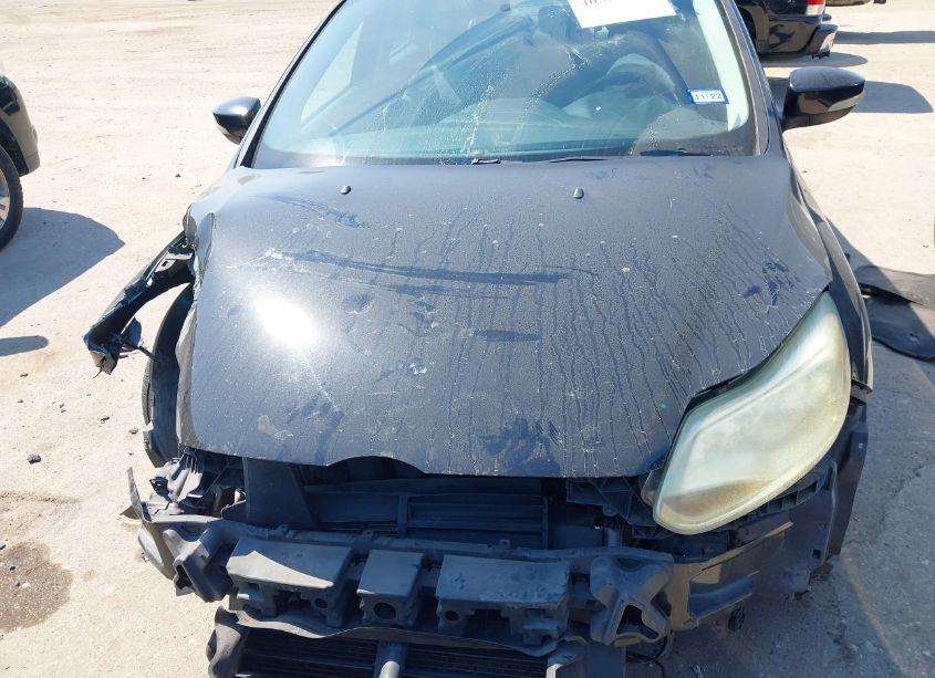 Photo 13 of 2014 Ford Focus SE (VIN 1FADP3F27EL130098)