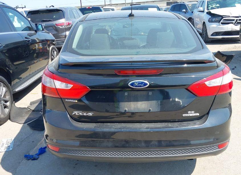 Photo 17 of 2014 Ford Focus SE (VIN 1FADP3F27EL130098)