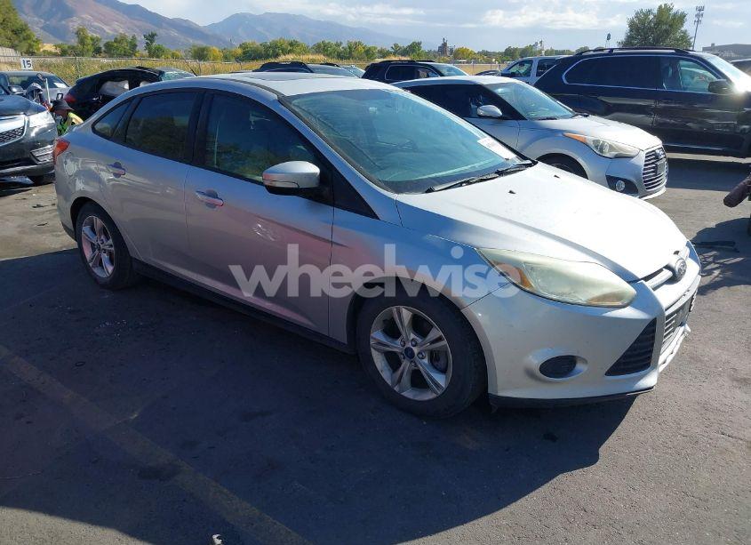 2014 Ford Focus SE (VIN 1FADP3F27EL133115) main photo