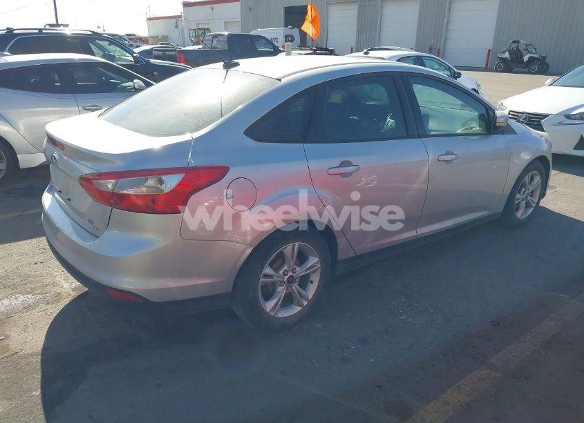 Photo 4 of 2014 Ford Focus SE (VIN 1FADP3F27EL133115)