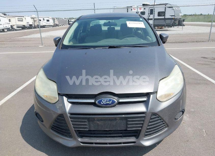 Photo 6 of 2014 Ford Focus SE (VIN 1FADP3F27EL142249)