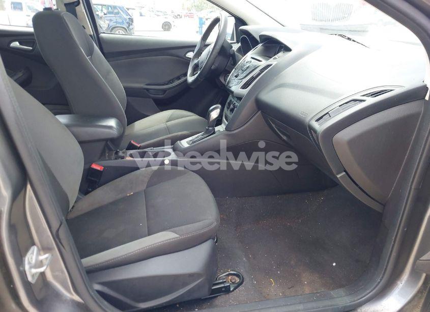 Photo 5 of 2014 Ford Focus SE (VIN 1FADP3F27EL145796)