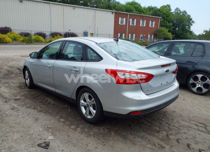 Photo 3 of 2014 Ford Focus SE (VIN 1FADP3F27EL154093)