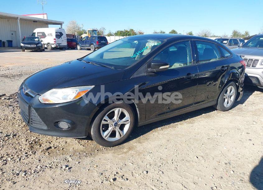 Photo 2 of 2014 Ford Focus SE (VIN 1FADP3F27EL190205)