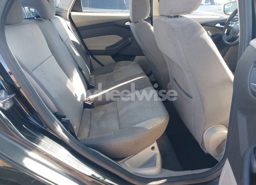 Photo 8 of 2014 Ford Focus SE (VIN 1FADP3F27EL190205)