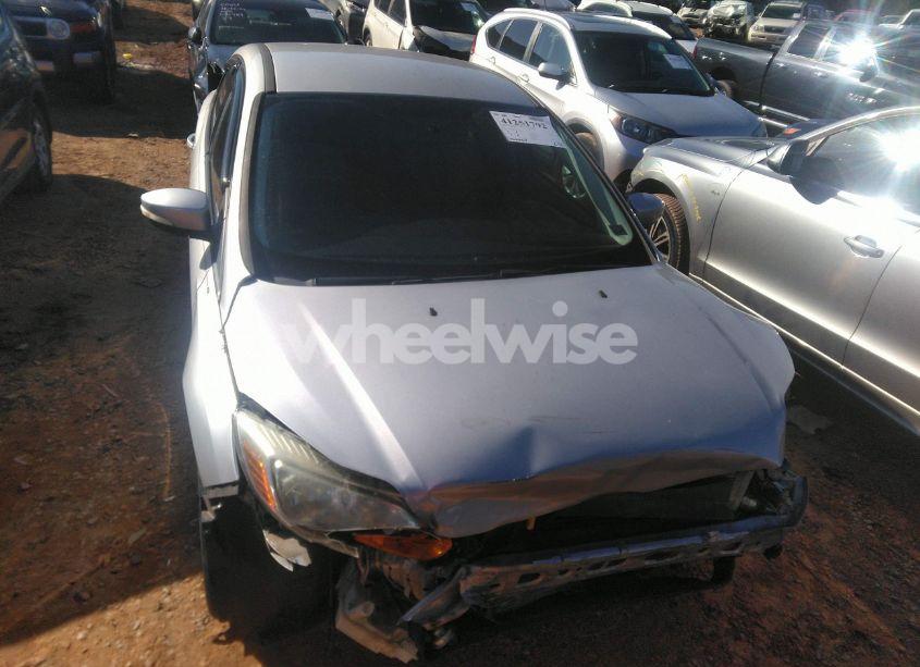 Photo 12 of 2014 Ford Focus SE (VIN 1FADP3F27EL217578)