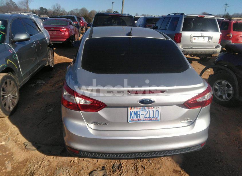 Photo 16 of 2014 Ford Focus SE (VIN 1FADP3F27EL217578)