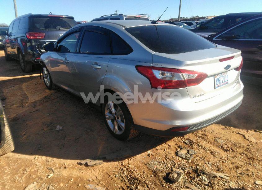 Photo 3 of 2014 Ford Focus SE (VIN 1FADP3F27EL217578)