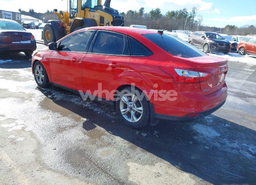 Photo 3 of 2014 Ford Focus SE (VIN 1FADP3F27EL222697)
