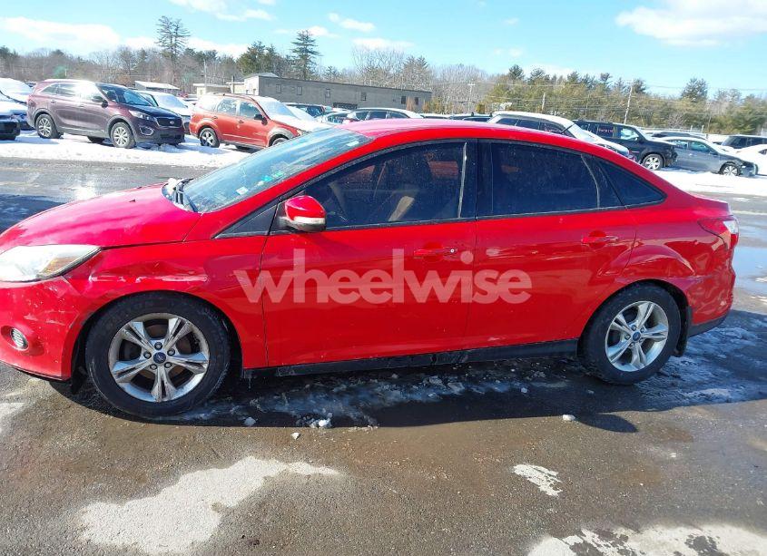 Photo 6 of 2014 Ford Focus SE (VIN 1FADP3F27EL222697)