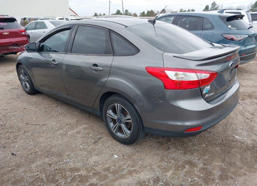 Photo 3 of 2014 Ford Focus SE (VIN 1FADP3F27EL236289)
