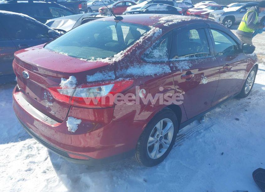 Photo 4 of 2014 Ford Focus SE (VIN 1FADP3F27EL240178)