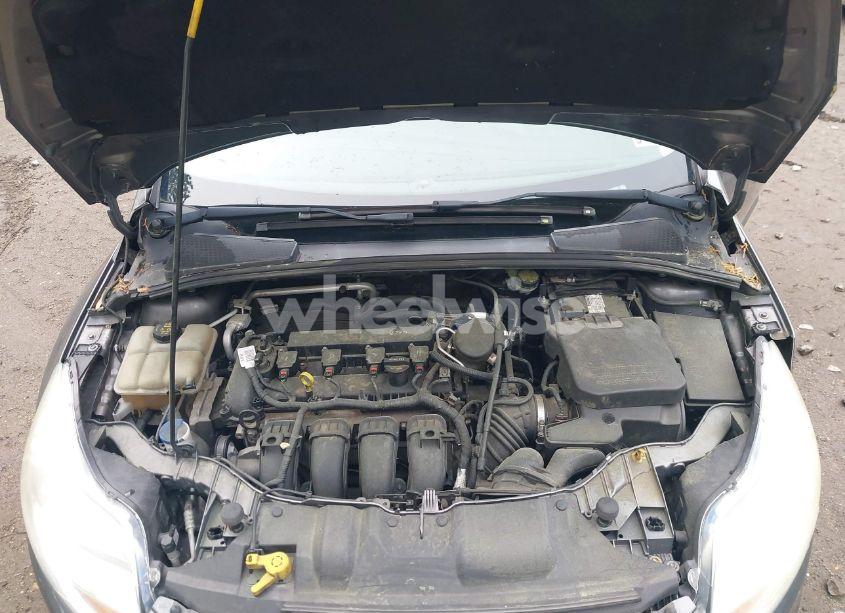 Photo 10 of 2014 Ford Focus SE (VIN 1FADP3F27EL244652)