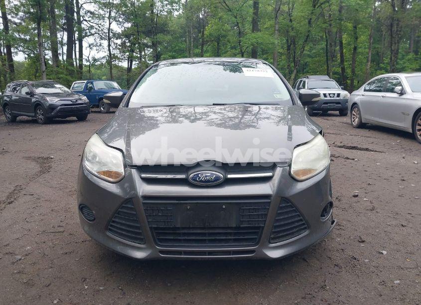 Photo 12 of 2014 Ford Focus SE (VIN 1FADP3F27EL244652)