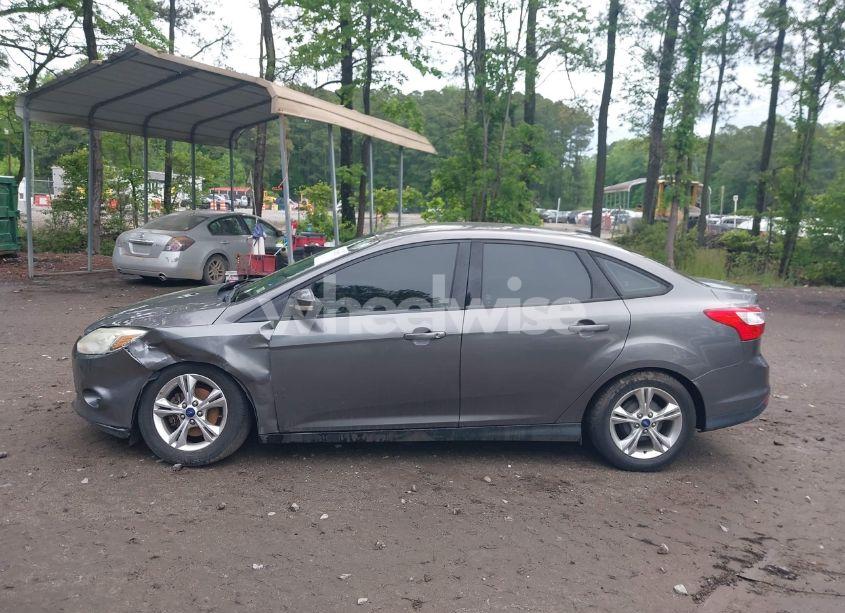 Photo 14 of 2014 Ford Focus SE (VIN 1FADP3F27EL244652)