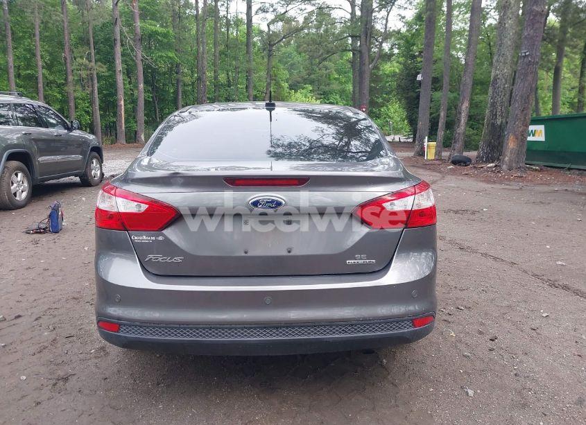 Photo 16 of 2014 Ford Focus SE (VIN 1FADP3F27EL244652)