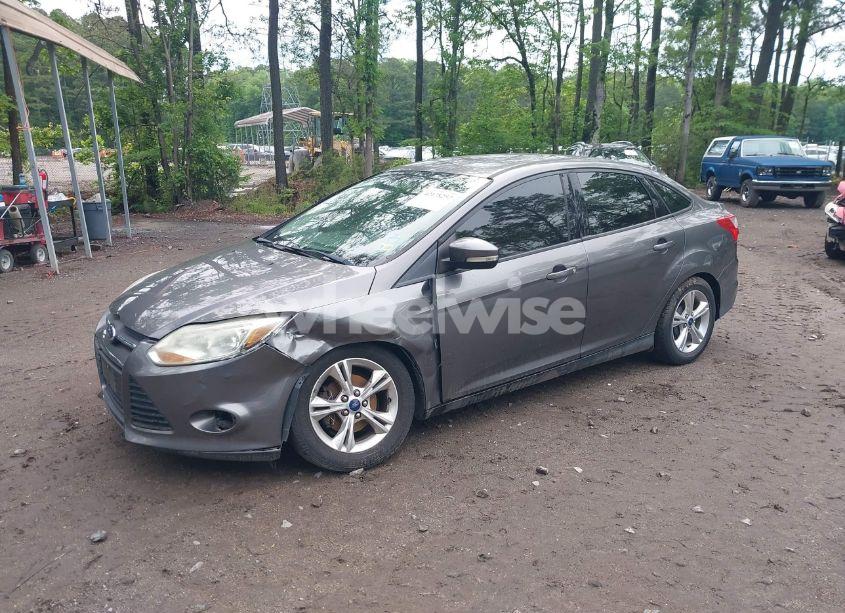 Photo 2 of 2014 Ford Focus SE (VIN 1FADP3F27EL244652)