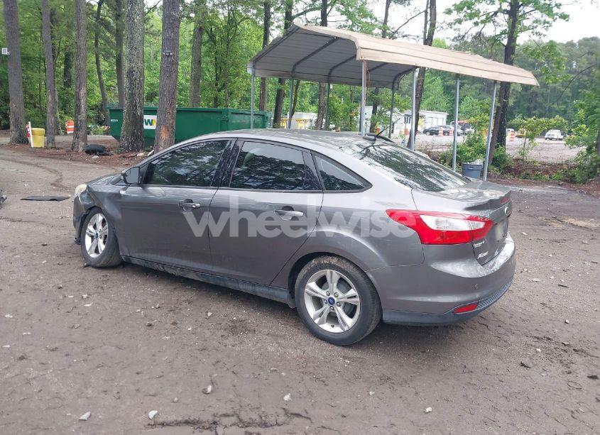 Photo 3 of 2014 Ford Focus SE (VIN 1FADP3F27EL244652)