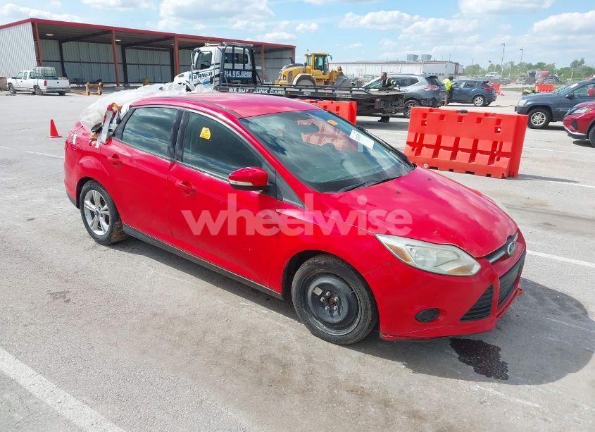 2014 Ford Focus SE (VIN 1FADP3F27EL295441) main photo