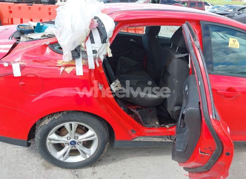 Photo 8 of 2014 Ford Focus SE (VIN 1FADP3F27EL295441)