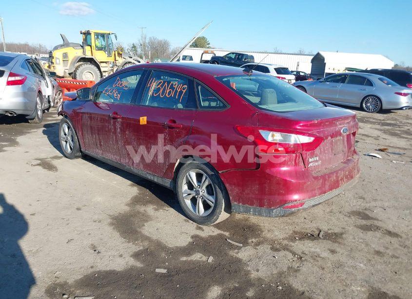 Photo 3 of 2014 Ford Focus SE (VIN 1FADP3F27EL307345)