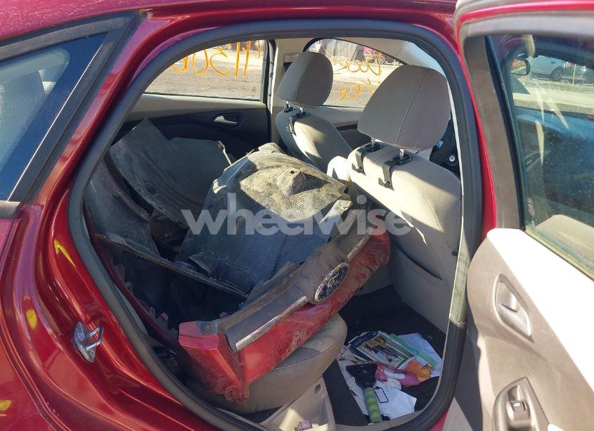 Photo 8 of 2014 Ford Focus SE (VIN 1FADP3F27EL307345)