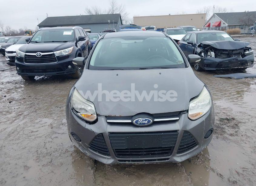 Photo 12 of 2014 Ford Focus SE (VIN 1FADP3F27EL308897)