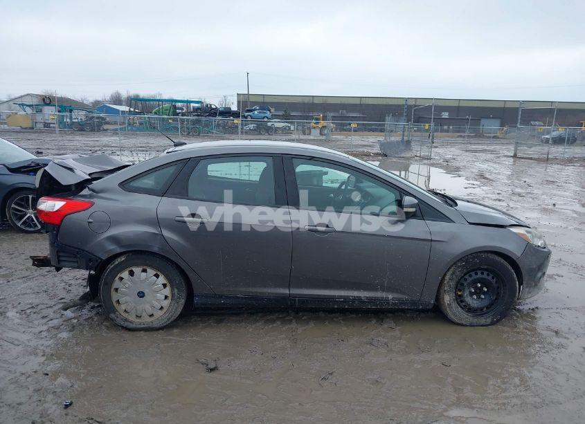 Photo 13 of 2014 Ford Focus SE (VIN 1FADP3F27EL308897)