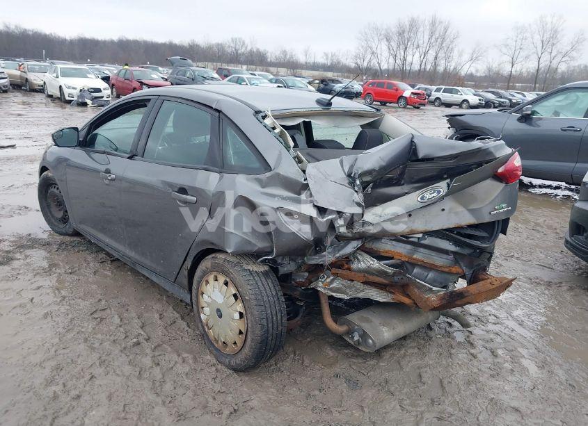 Photo 3 of 2014 Ford Focus SE (VIN 1FADP3F27EL308897)