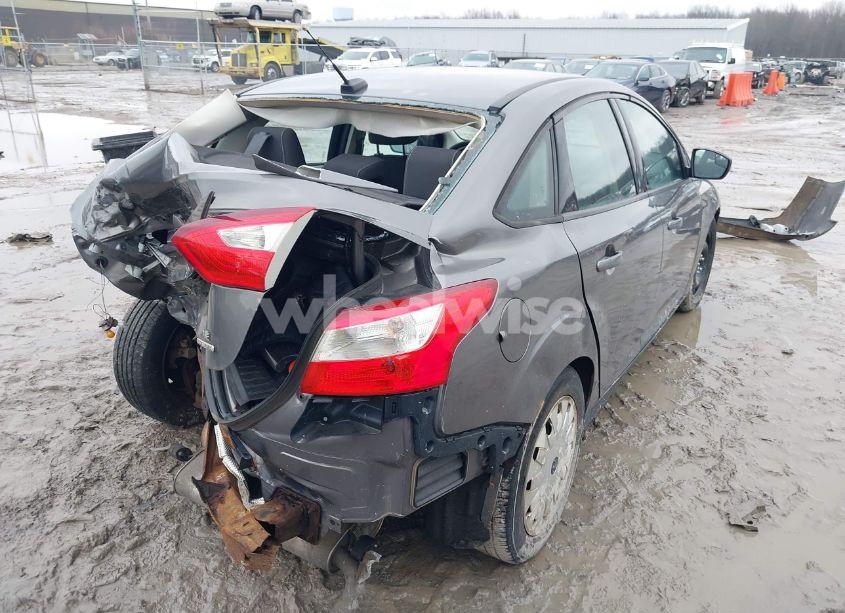 Photo 4 of 2014 Ford Focus SE (VIN 1FADP3F27EL308897)