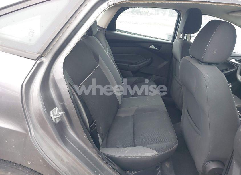 Photo 8 of 2014 Ford Focus SE (VIN 1FADP3F27EL308897)